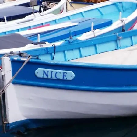 L49 L'atelier Between Sea & Port Ac *